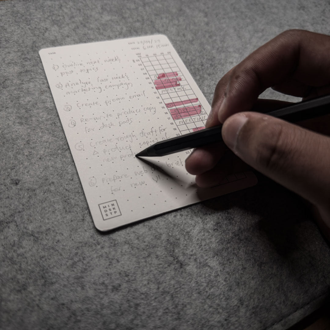 Task & Time Cards – Minimal Desk Setups